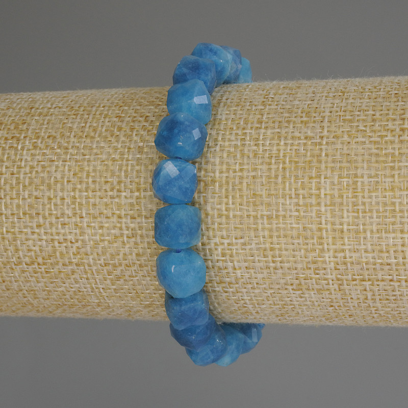 Apatite Faceted Cube Bracelet, 9x9 mm diameter, 18 cm length (stretch)