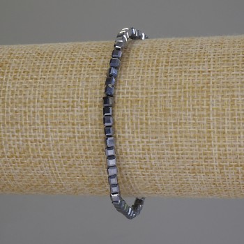 Terahertz Bracelet with a Faceted Cube, 3x3 mm Diameter, 18 mm Length +/- Stretch
