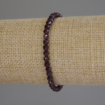 Garnet bracelet with a faceted bead, 4 mm diameter, 18 mm length, stretch