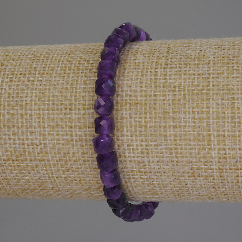 Sugilite Bracelet with Faceted Cubes, 5x5 mm, 18 mm Length, Stretch Band