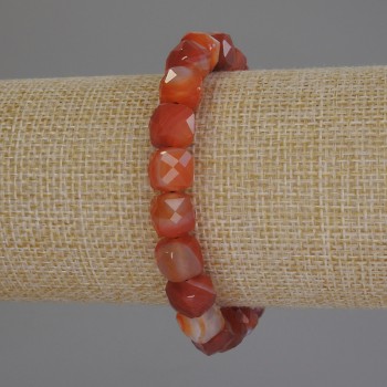 Bracelet with Faceted Agate Cubes, diameter 8.5×8.5 mm, length 18 mm +/- stretch