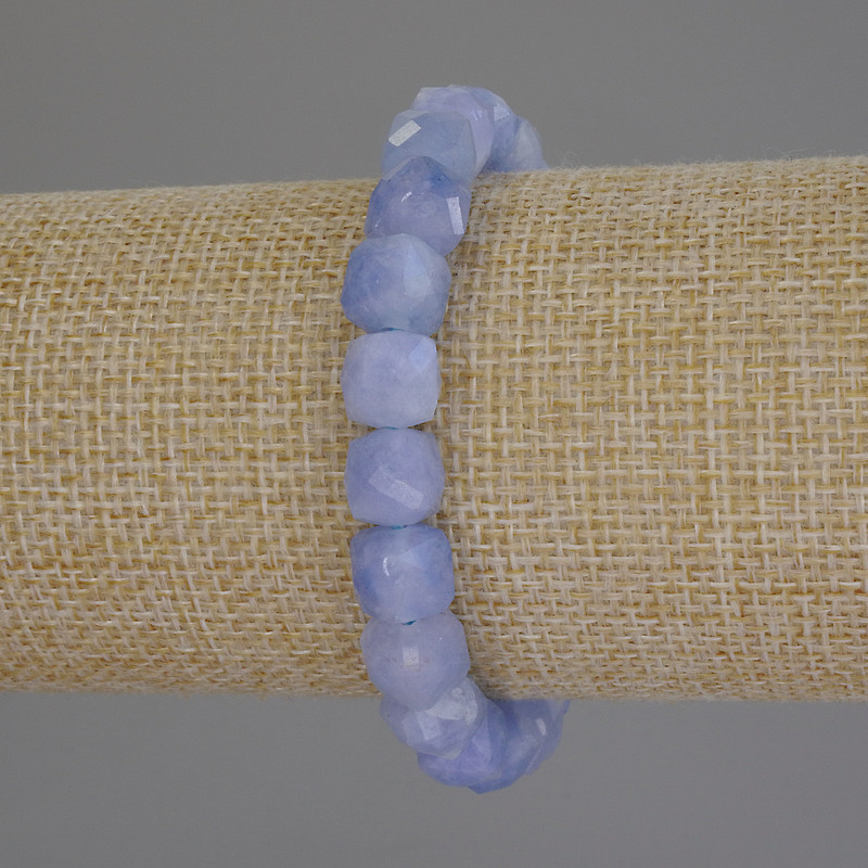 Aquamarine bracelet with faceted cube, diameter 9mm ±, length 18mm ± stretch