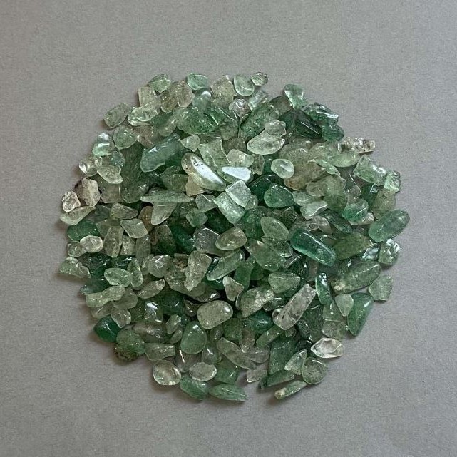 (per 100 g±) Natural Stone Green Aventurine Chip Without Hole 5-10×4-6 mm+