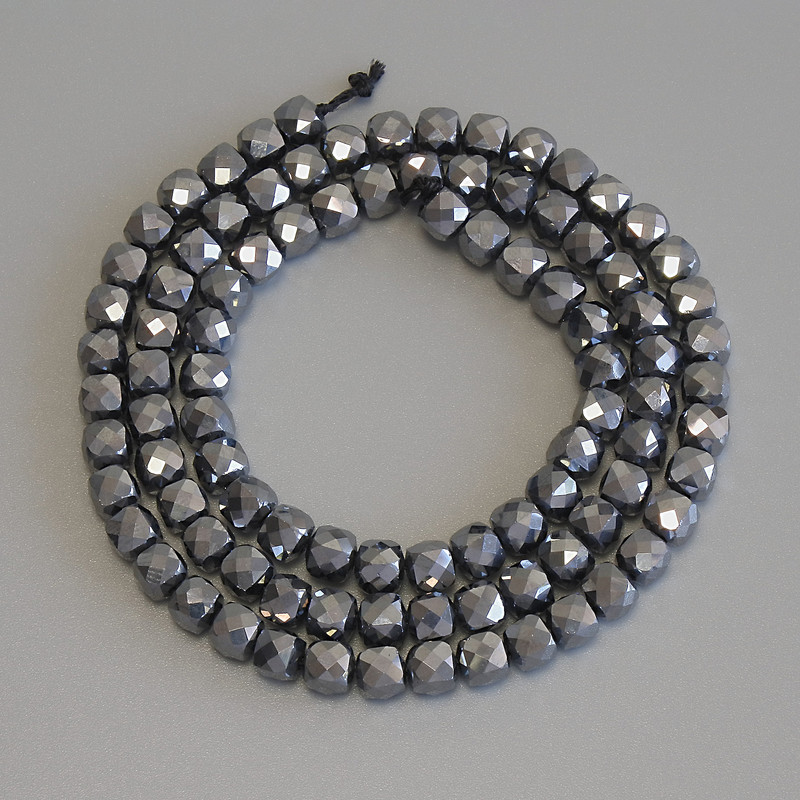 Terahertz Beads Faceted Cube, 4×4 mm, length 39 cm ± on thread