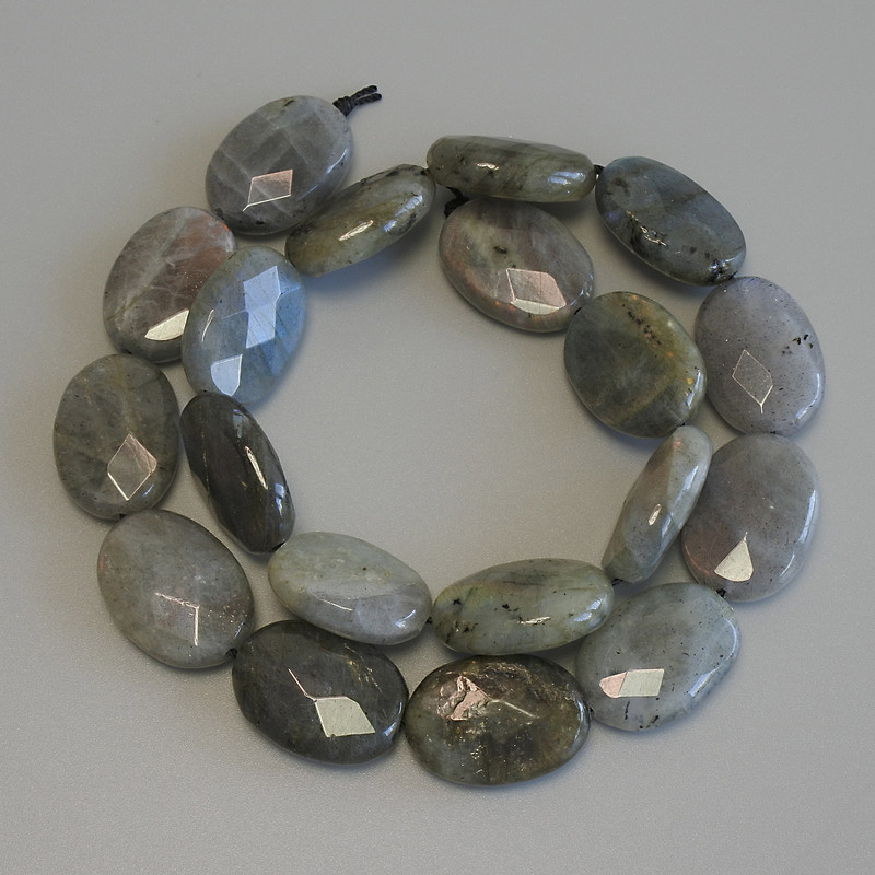 Labradorite beads, faceted oval, 21×14 mm, on a thread, length 39 cm+