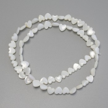 Mother-of-Pearl Heart Beads, diameter 5–6×5–6 mm, length about 39 cm on thread