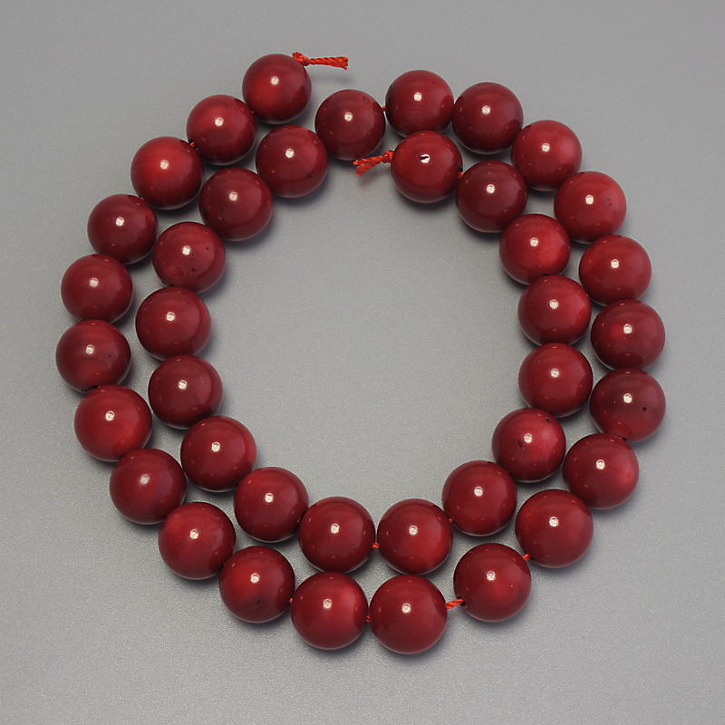 Coral Beads - Smooth Ball 10.5 mm, length 41 cm on thread