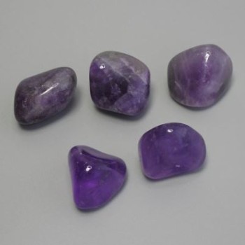 (per 100 g ±) Natural Amethyst Stone Souvenir Assortment, sizes 22-37×20-22 mm ±, price per 100 g, packaging 100 g