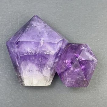 Price per 100 g. Amethyst souvenir crystal stone, dimensions ~ 63x40-20x38 mm +/- weight 7-45 g