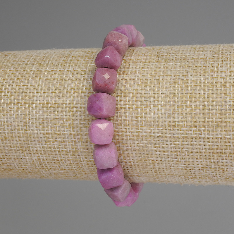 Phosphosiderite bracelet with faceted cube beads, diameter about 9 mm, length about 18 mm, on an elastic stretch band