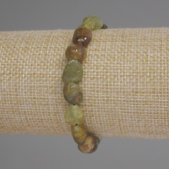 Bracelet Green Grossular Garnet galtivka, diameter 9-12x9 mm ±, length 18 mm ± stretch