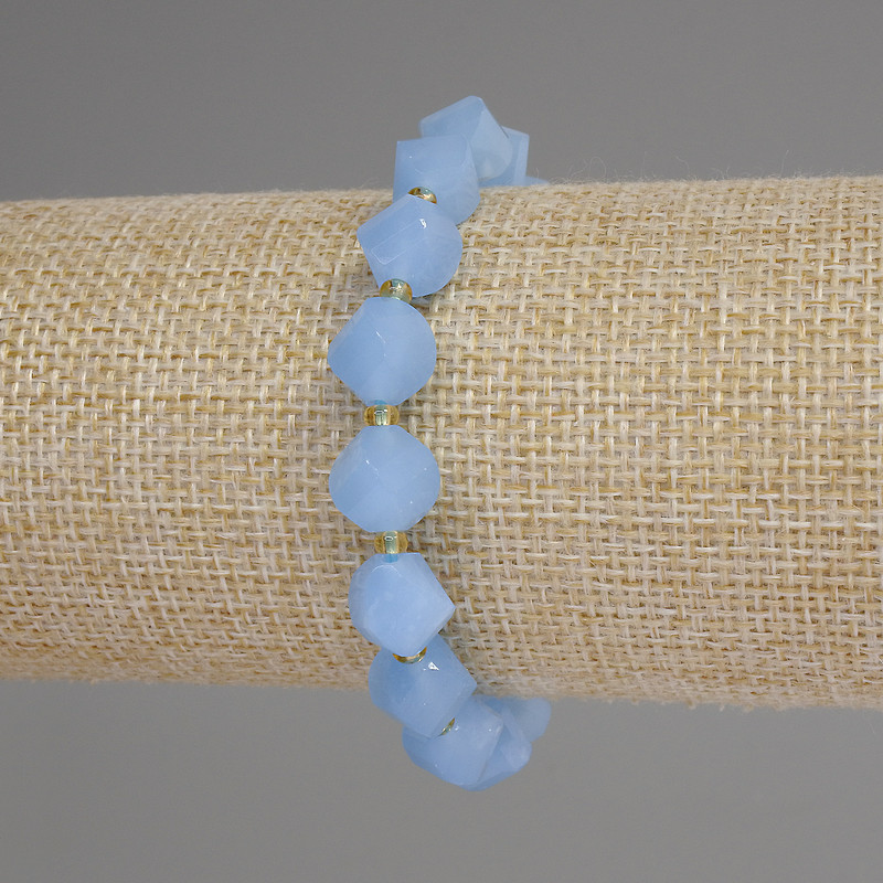 Bracelet with Faceted Aquamarine Rhombus Beads, diameter 10×9 mm ±, seed beads 3 mm ±, length 18 mm ±, stretch