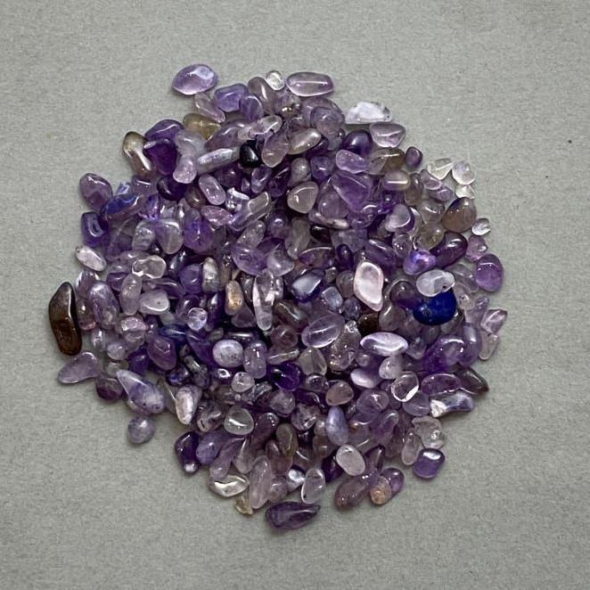 (per 100 g +/-) Natural Amethyst Chip Without Hole 2-7x2-4mm+