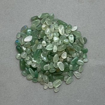 (per 100 g ±) Natural nephrite chip without hole 4-9×3-5mm+
