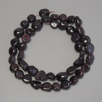 Garnet rondelle beads, 9-12×8-10 mm, length about 39 cm on thread