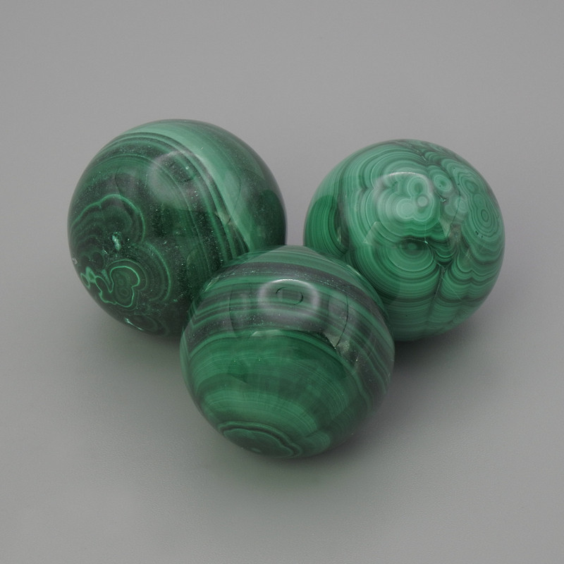(Price per 100 g) Malachite natural stone decorative sphere, diameter from 20 mm ± (assorted sizes) weight from 20 g