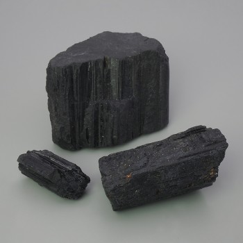 (price per 100 g.) Natural Sherl Tourmaline rough stone ~ dimensions 47-54×25-35×25-30 mm (+-) facets
