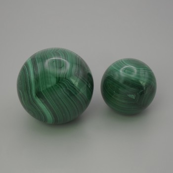(Price per 100 g) Malachite natural stone souvenir ball, diameter 35-45 mm +/- (Assorted sizes)