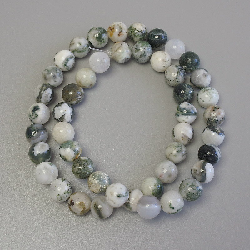 Moss Agate Beads on fishing line, Smooth Round Beads, 8.5 mm Diameter, 39 cm Length