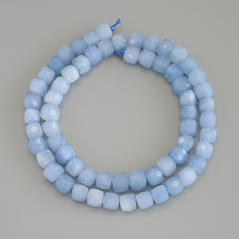Aquamarine beads, faceted cube shape, diameter 6.5×6.5 mm, on a thread, length 41 cm+
