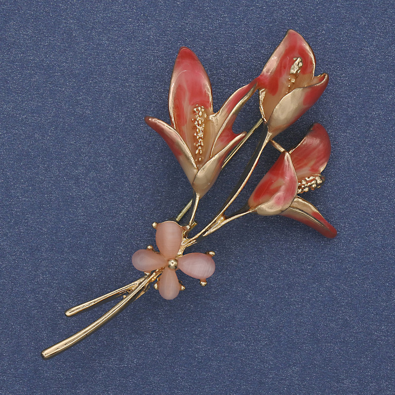 Flower Brooch with Pink Enamel Cat's Eye in Gold-tone Metal 63x35mm+