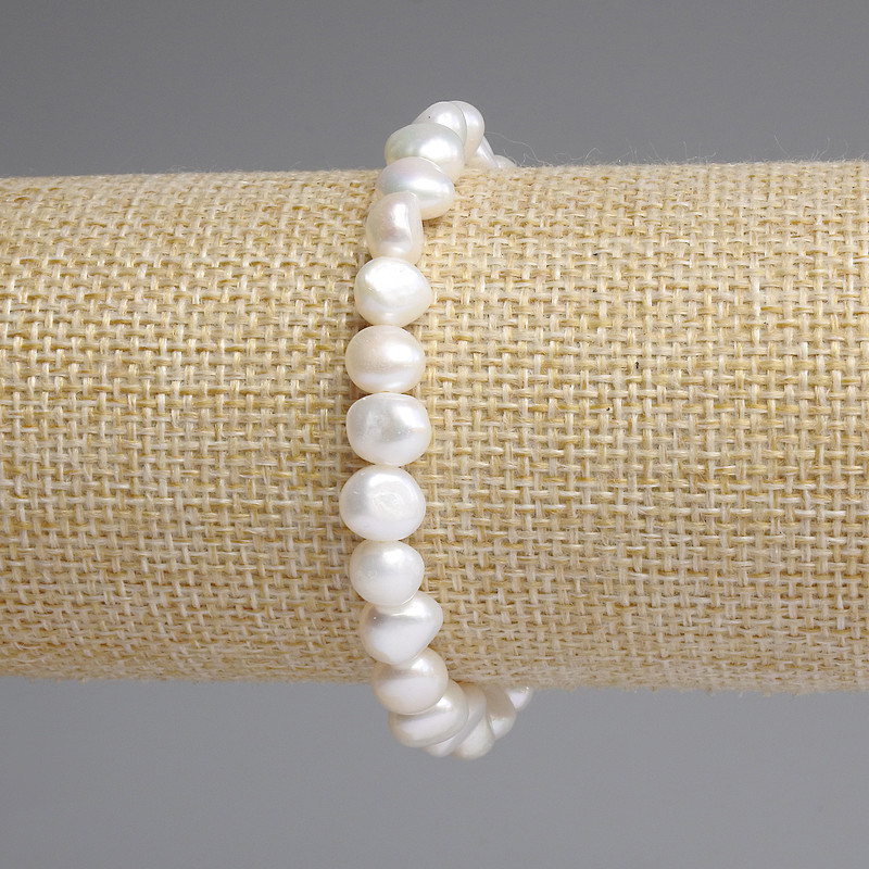Bracelet with Freshwater Pearls 9x8mm, length 18 cm, stretch