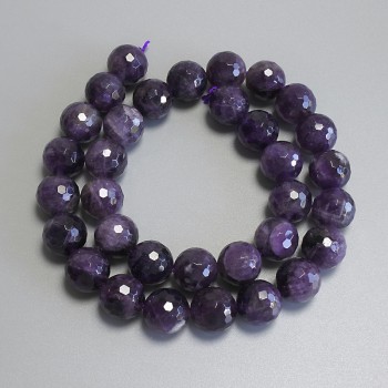 Faceted amethyst beads, ball-shaped, 12 mm diameter +/- on a thread, length 39 cm+