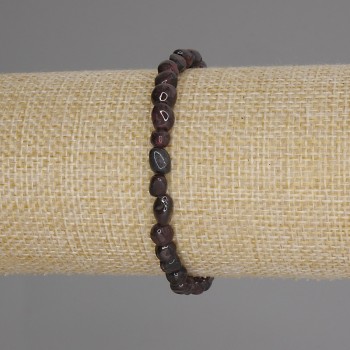 Faceted Garnet Bracelet, beads diameter 6-9×5-7 mm, length 18 cm, elastic