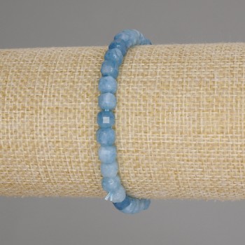 Aquamarine Faceted Cube Bracelet, 5×5 mm cube, 18 cm long, stretchy