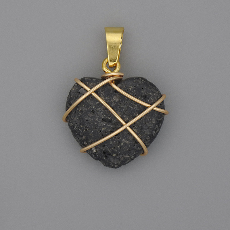 Heart Pendant in Lava Weave 21x21 mm±, diameter 30 mm±
