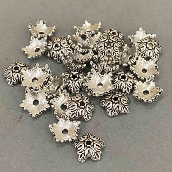 Bead Cap Findings in Silver Metal Color, 10 mm Diameter, 1.7 mm Hole Diameter, Packaging 40 pcs