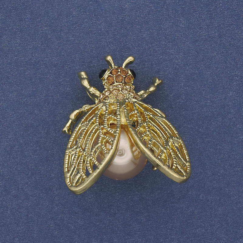 Butterfly brooch pendant with multicolored crystals, beige bead, gold-toned metal, 26x33 mm