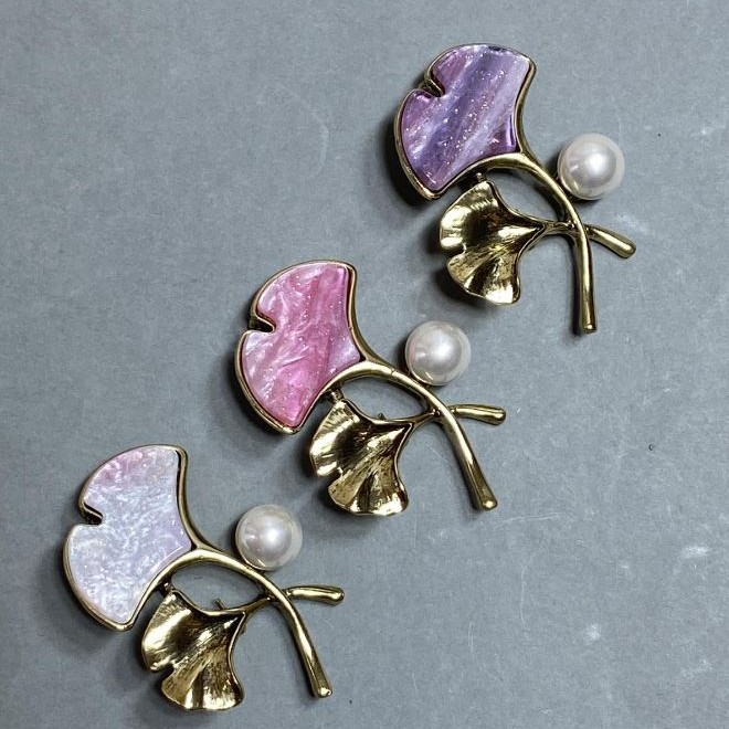 Brooch Twig Multicolor Pearlized Pearl on Gold-Toned Metal 48x38mm+