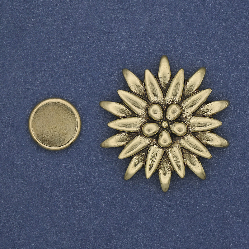 Flower Magnetic Brooch 41mm ± Golden Metal