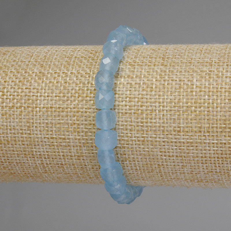 Aquamarine Bracelet with Faceted Cubes, 7x7 mm, 18 cm Stretch
