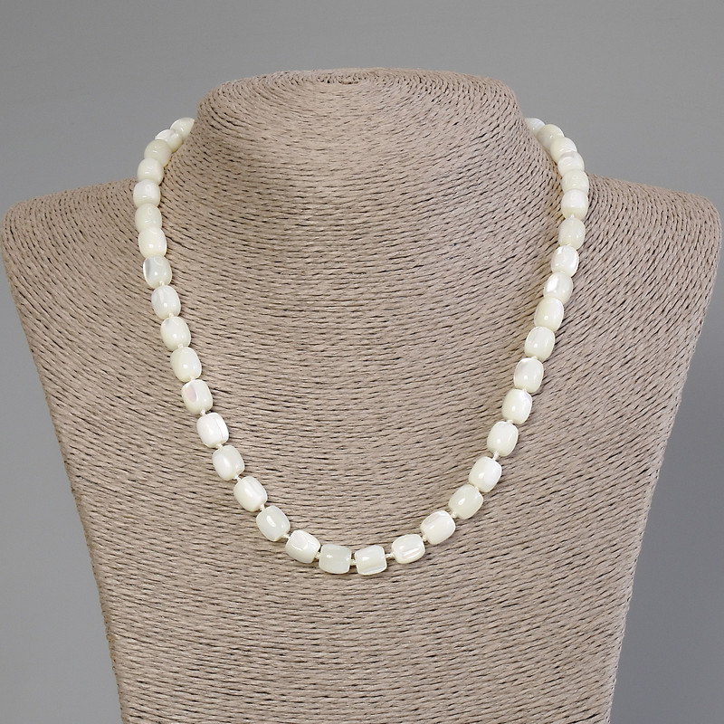 Mother-of-pearl barrel-bead necklace, 8x7 mm, 5 mm +/-, length 50 cm +/- with clasp