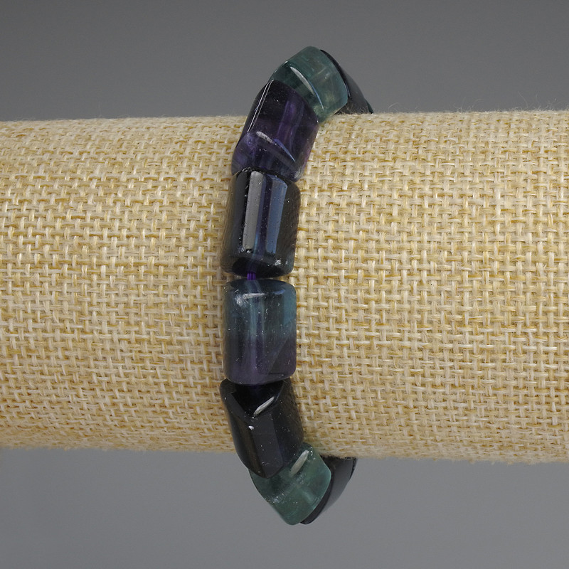 Fluorite bracelet with triangular beads, diameter 14×10×10×10 mm ±, length 18 mm ± stretch