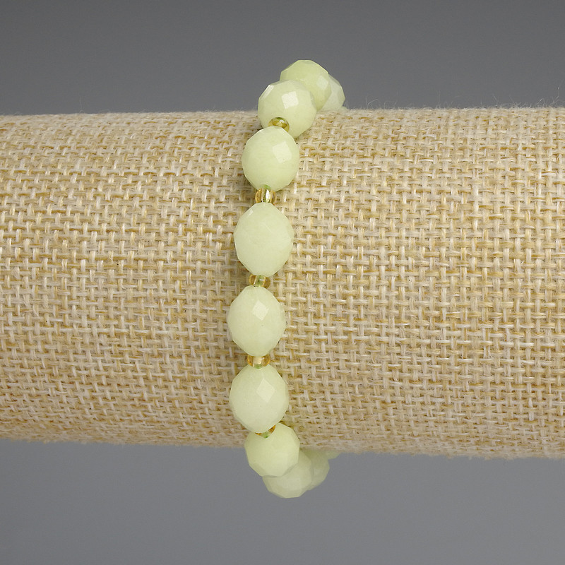 Bracelet with Chrysoprase 'Olivine' - Faceted Beads 10×8 mm ±, Bicones 3 mm ±, Length 18 cm ±, Stretch