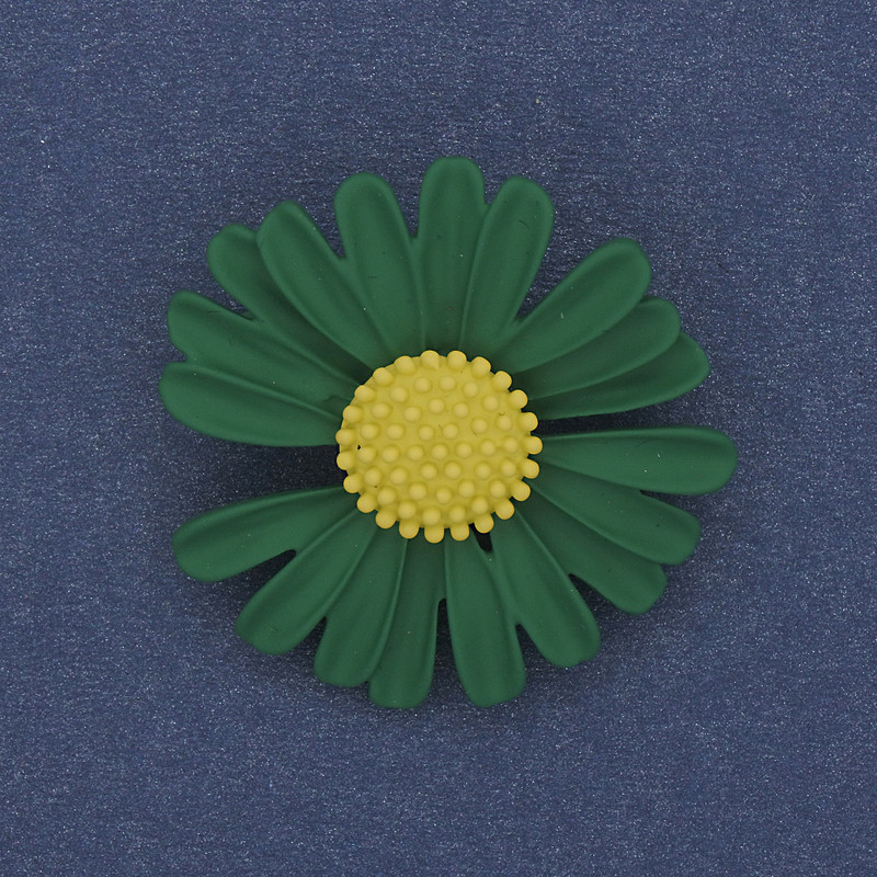 Daisy Brooch, green and yellow enamel, silver-tone metal, 30 mm+