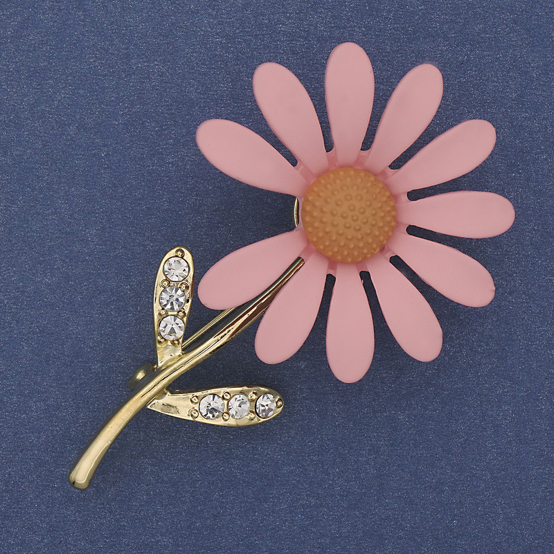Brooch Daisy pink enamel white crystals gold-tone metal 65x39mm+