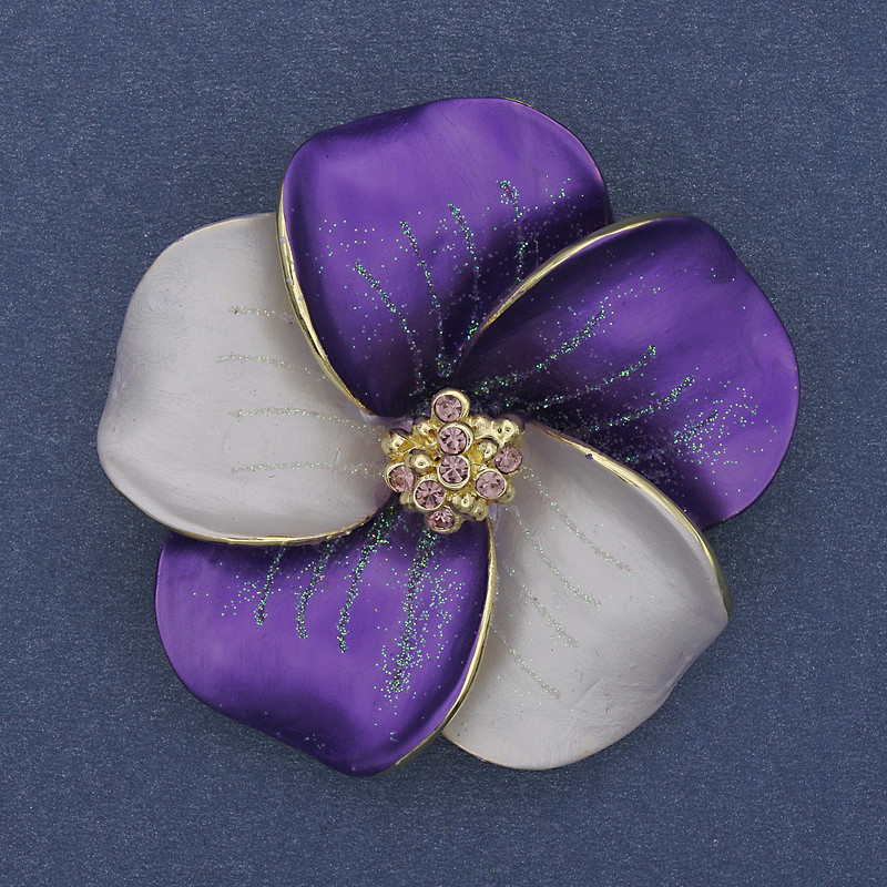 Flower Brooch-Pendant in White and Purple Matte Enamel, Purple Rhinestones, Gold-Tone Metal 49x49mm+