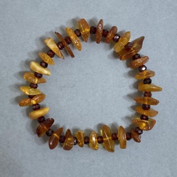Amber Chip Bracelet 10-14×3-4 mm ±, Czech Glass Rondelle 5×3, 5 mm ±, Length 18 mm ±, Stretch