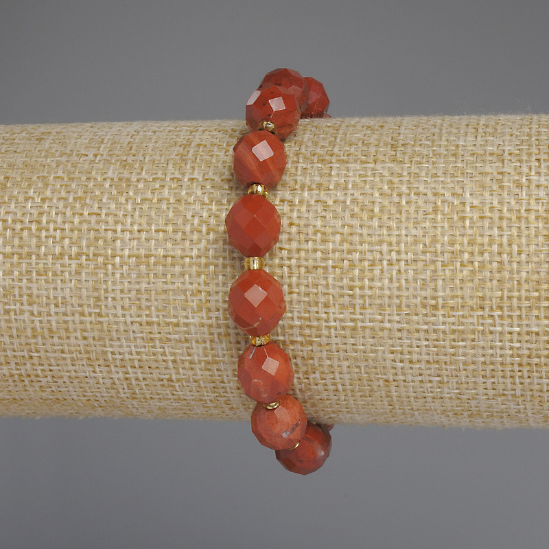 Red Jasper Bracelet with Faceted Seed Beads, Diameter 10x9 mm +/-, 3 mm Beads +/-, Length 18 mm +/-, Stretch