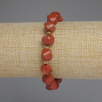 Red Jasper Bracelet with Faceted Diamond-Shaped Beads, 10x9 mm Diameter ±, Seed Beads 3 mm ±, Stretch Length 18 mm ±