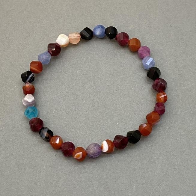 Bracelet 'Assorted Faceted Diamond' 6x5mm±, length 18mm± stretch