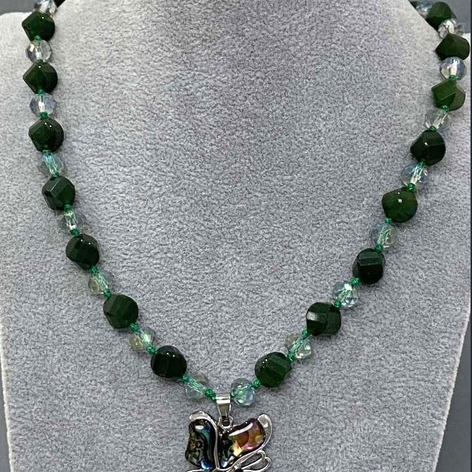 Necklace chrysoprase diamond-shaped 10x8, 5 mm ± Czech-cut faceted rondelle 8x6 mm ±, length 60 cm