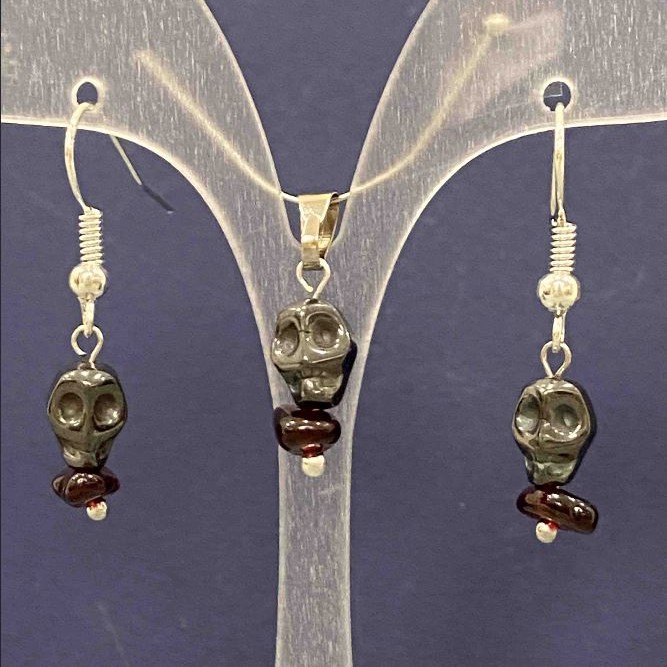 Set of Earrings and Pendant with Hematite Skull, Garnet Chips 8x6 mm, lengths 29 mm and 22 mm