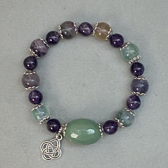 Fluorite Bead Bracelet - 10 mm Beads +/- Amethyst Bead, 8 mm Diameter +/- Jade Faceted Bead 20x15 mm +/-, 18 cm Elastic