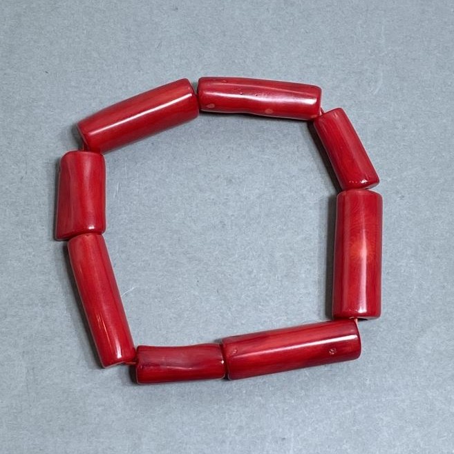 Bracelet with faceted coral 20–29×7–12 mm, length 18 mm +/- stretch