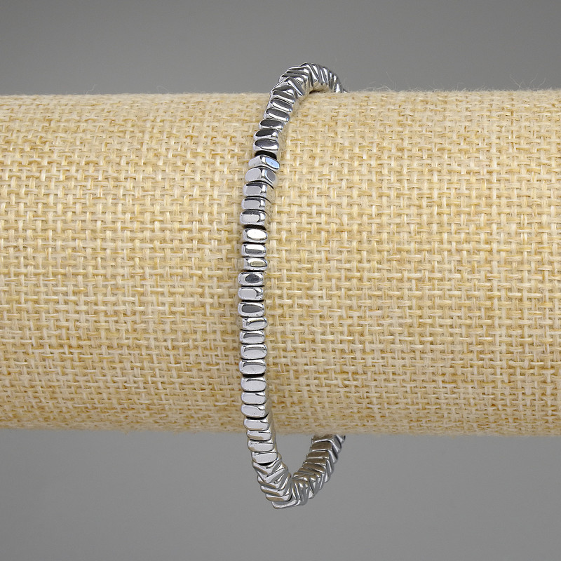 Hematite bracelet in silver color, square rondelles 4×2 mm, length 18 cm, stretch